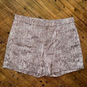 Banana Republic brown snakeskin textured size 4 shorts